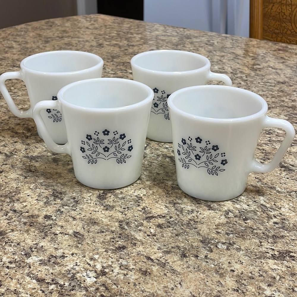 Pyrex Summer Impressions Opal Coffee Cups (4)  #1410 Milk Glass D Handle  EUC